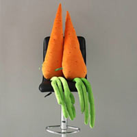 Подушка-игрушка «Морковь маленькая» купить с доставкой в любой город Украины, цена от 550 грн.
