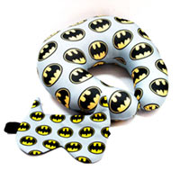 Набор Machka подушка+маска Бэтмен лого купить с доставкой в любой город Украины, цена от 439 грн.